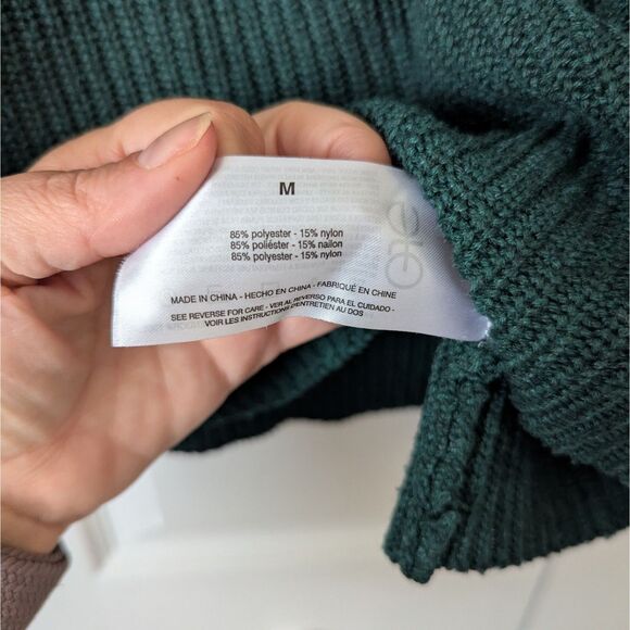Jessica Simpson Knit Sweater | Women’s Medium | Green | Crewneck - Picture 4 of 5